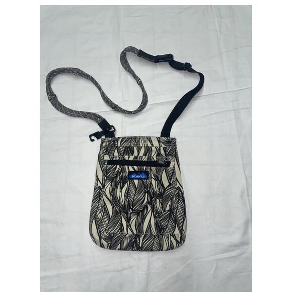 Tignanello Black Leather Backpack Handbag Purse- The Sak Purse - Cavu -Lot Of 3 - Picture 3 of 16